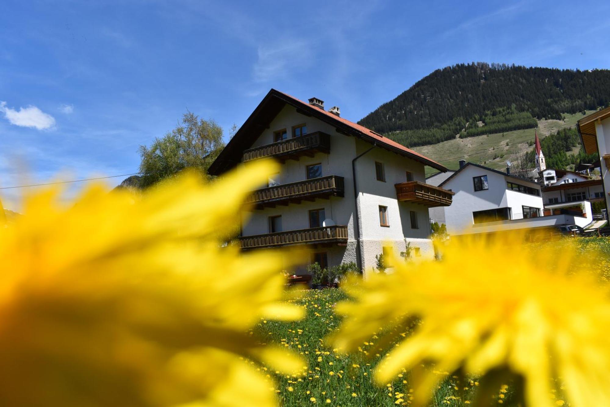 Bed and Breakfast Hirschstube Nauders Exterior foto
